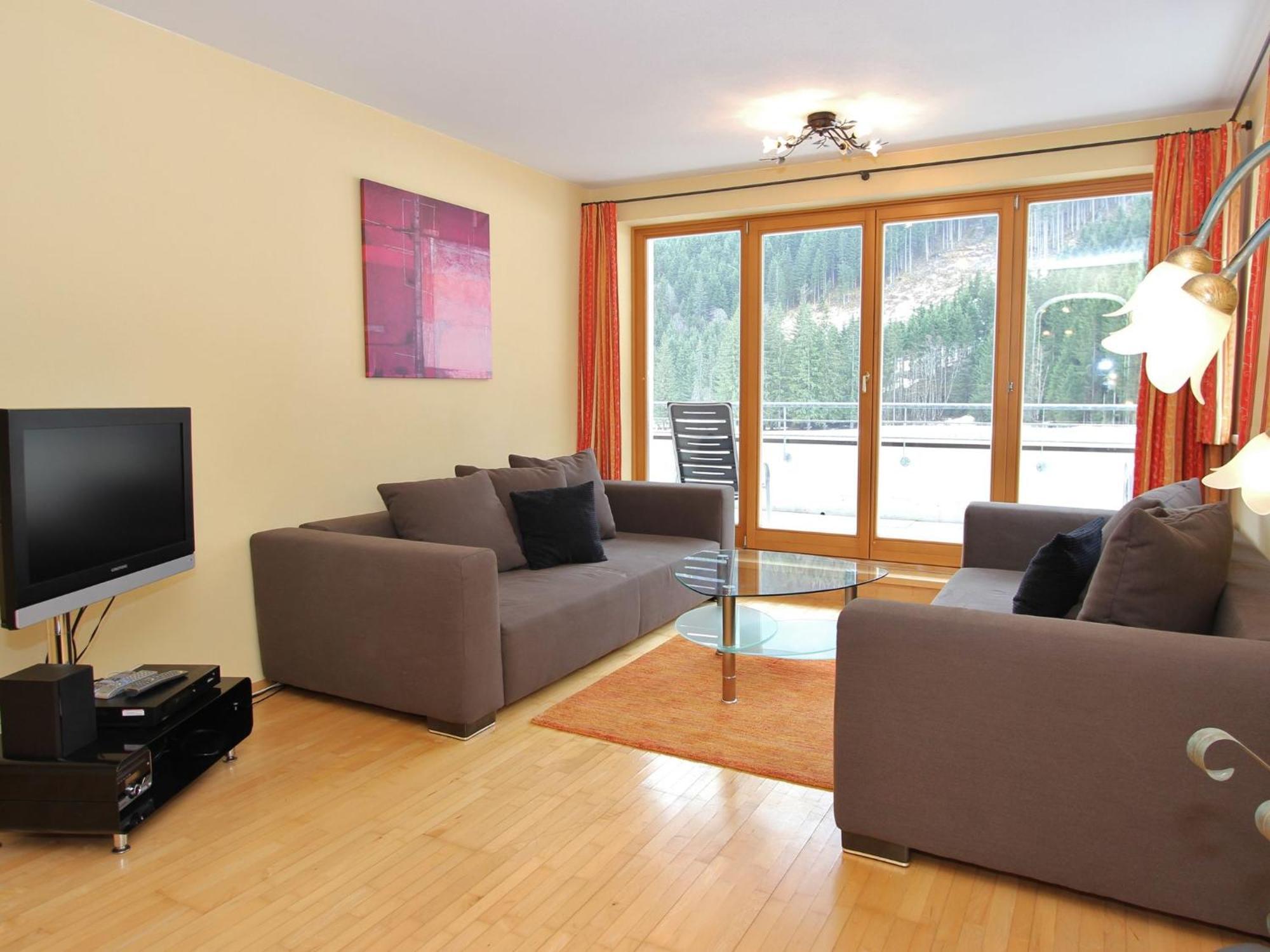 Large Chalet Apartment In Saalbach Hinterglemm Luaran gambar