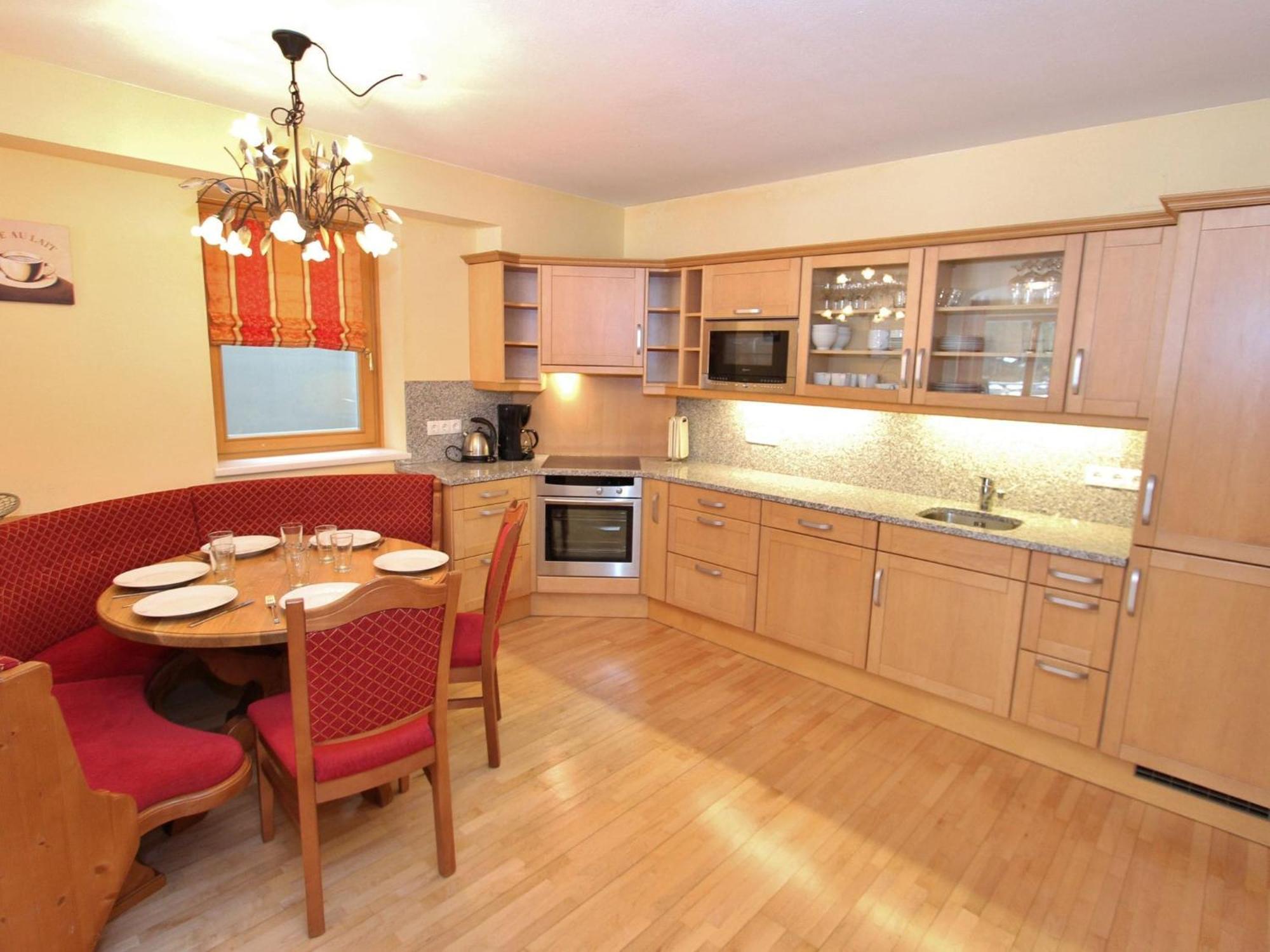 Large Chalet Apartment In Saalbach Hinterglemm Luaran gambar