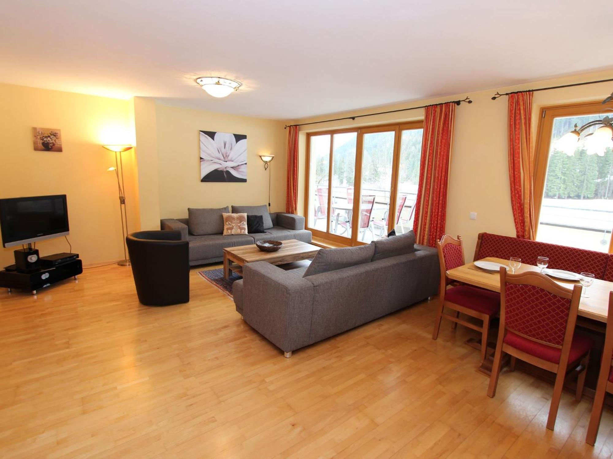Large Chalet Apartment In Saalbach Hinterglemm Luaran gambar