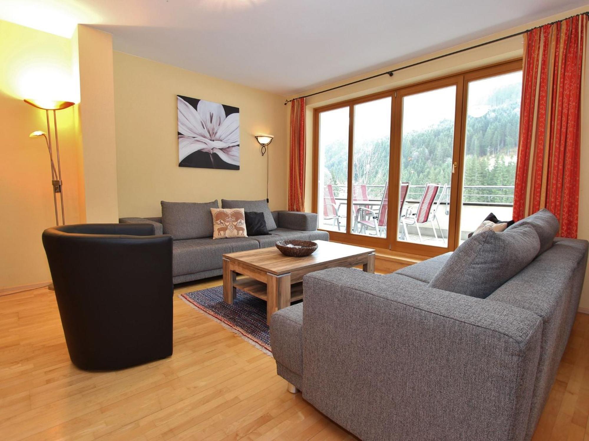 Large Chalet Apartment In Saalbach Hinterglemm Luaran gambar